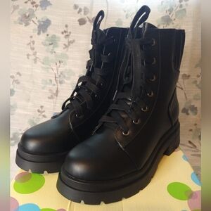 Brand New w/box Soda Womens size 8.5 Black Gothic Combat Lace Up Boots:90s Vibes